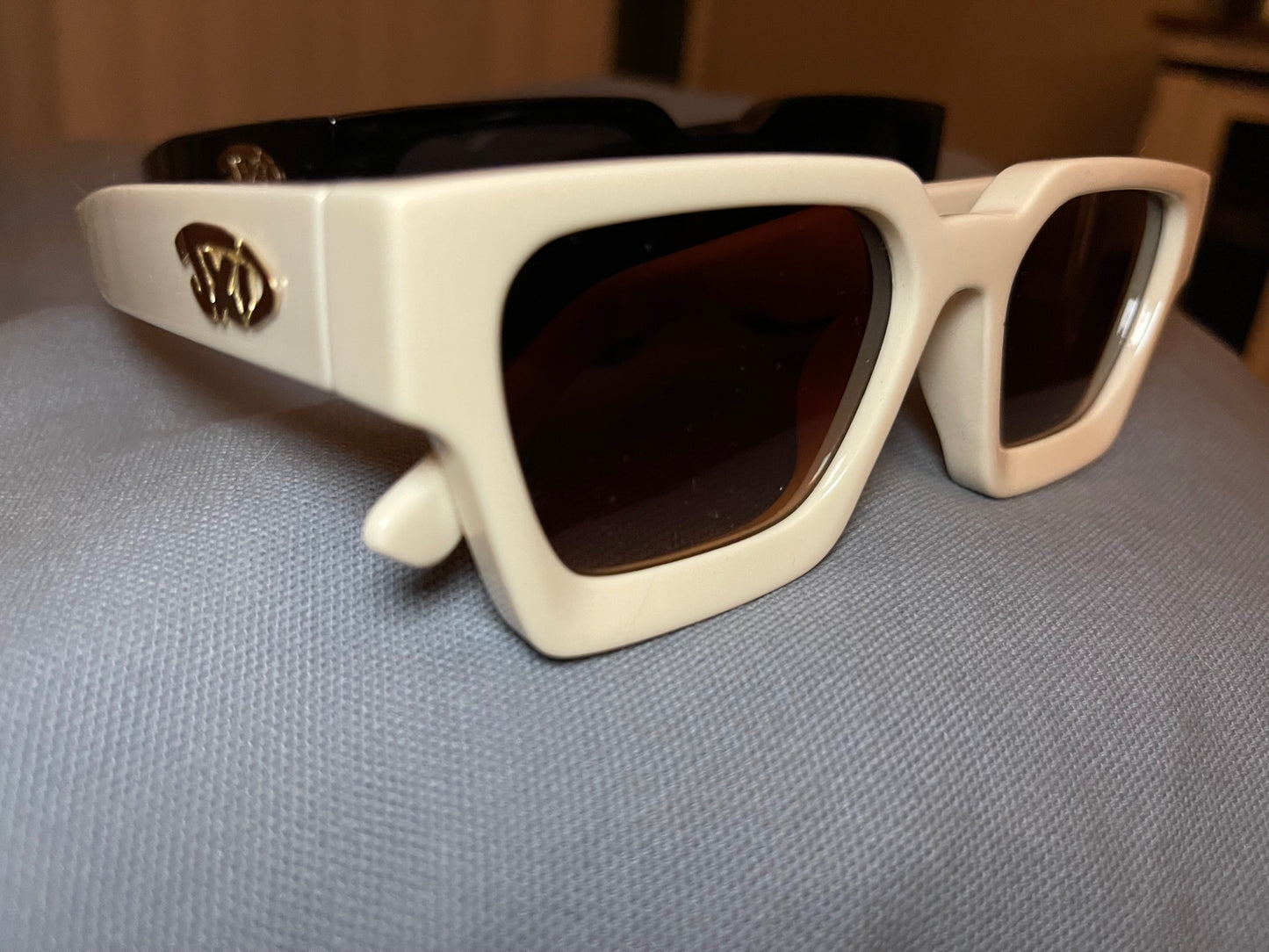 JXD Elegante Sunglasses 14K Solid Gold Encrusted Logo